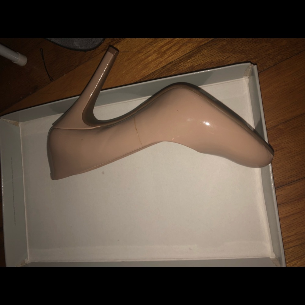 Heels - Picture 3 of 3